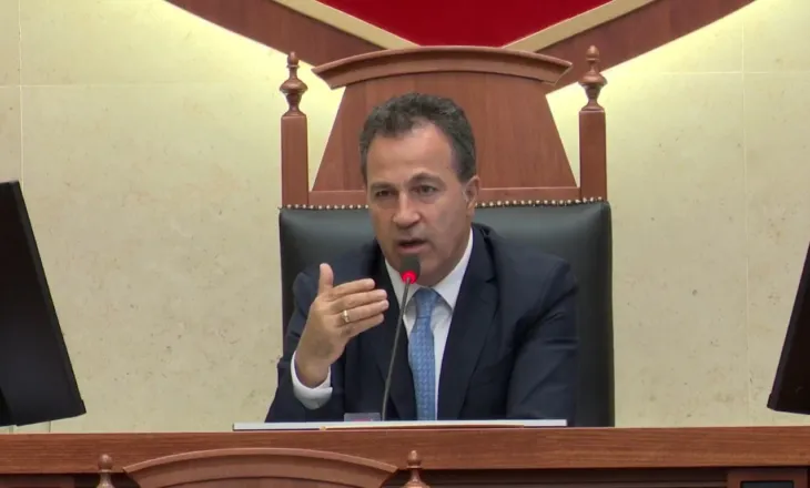 LIVE! Nis sesioni i ri parlamentar, këndohet Himni Kombëtar, ja rendi i ditës