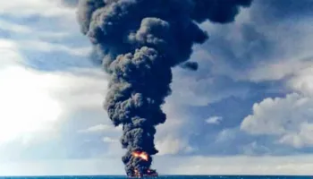 Lufta ‘ndizet’ përsëri! Teherani kundërpërgjigjet ndaj SHBA-ve, bombardon anijet luftarake dhe cisternat në Hormuz