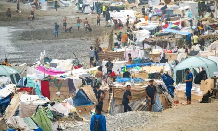 Madridi rrëzon vendimin e autoriteteve të Ceutës për të ngritur një kamp emigrantësh në port