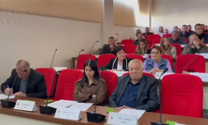 Maliqit kundër bashkimit me Bashkinë e Korçës, 21 anëtarë votojnë kundër, vetëm 1 pro