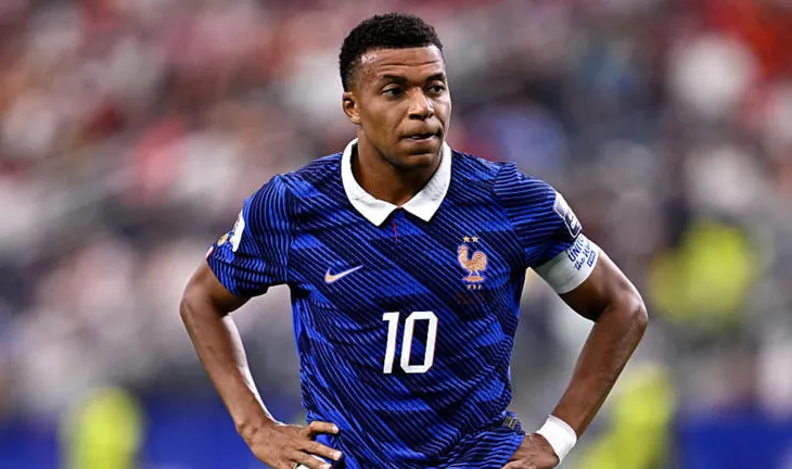 “Mamaja ime u dashurua me atë klub”, Mbappe zbulon se ka qenë shumë pranë transferimit në Premier League