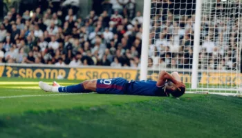 Man. United zhgënjen sërish dhe shpëton nga humbja në frymën e fundit. Carrick drejt shkarkimit