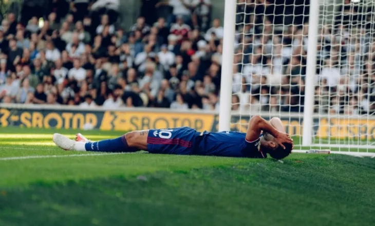 Man. United zhgënjen sërish dhe shpëton nga humbja në frymën e fundit. Carrick drejt shkarkimit