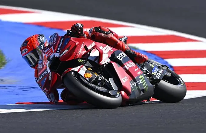 Marc Marquez triumfon në garën e Misano, ndan kreun e renditjes së MotoGP bashkë me Jorge Martin