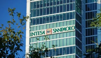 Mashtrimi spektakolar: Intesa Sanpaolo humbi 100 milionë euro nga një telefonatë me AI