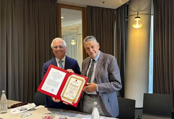 Maurizio Lambardi merr titullin “Nderi i Akademisë” për kontributin në bashkëpunimin shkencor Shqipëri–Itali