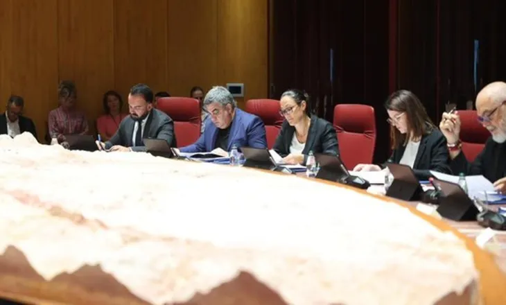Mbledhja e qeverisë, vendime të reja për mjedisin, rindërtimin dhe taksat