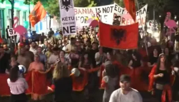 Mbyllet dita e 97-të e protestave kundër Ramës, qytetarët paralajmërojnë: Rrethojmë kryeministrinë dhe parlamentin