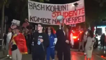 Mbyllet protesta e 119 kundër Ramës! Qytetarët të vendosur, nuk ndalen deri në largimin e kryeministrit: Ju erdhi fundi!