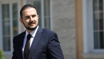 Mbyllja e profileve sociale, Salianji: Edi Rama ka humbur autoritetin për të qeverisur!