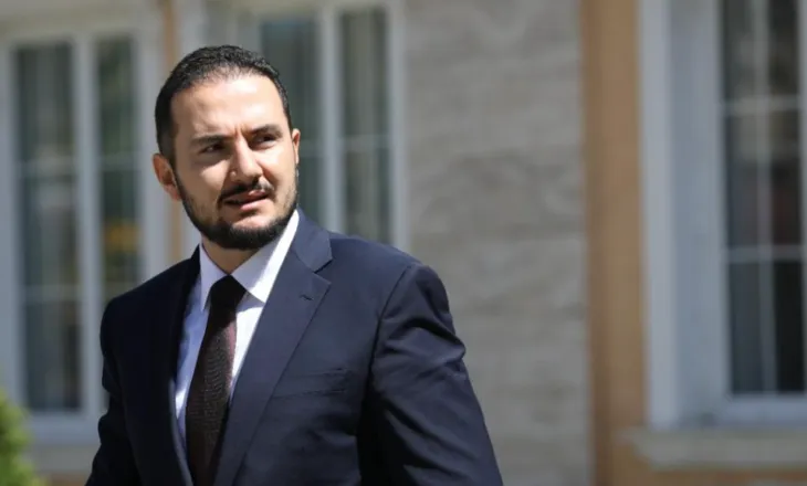 Mbyllja e profileve sociale, Salianji: Edi Rama ka humbur autoritetin për të qeverisur!