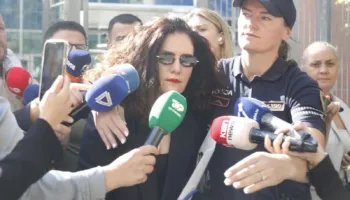Më shumë se 2 orë në GJKKO/ “Arrest në shtëpi”, Vlorë Hyseni del nga SPAK
