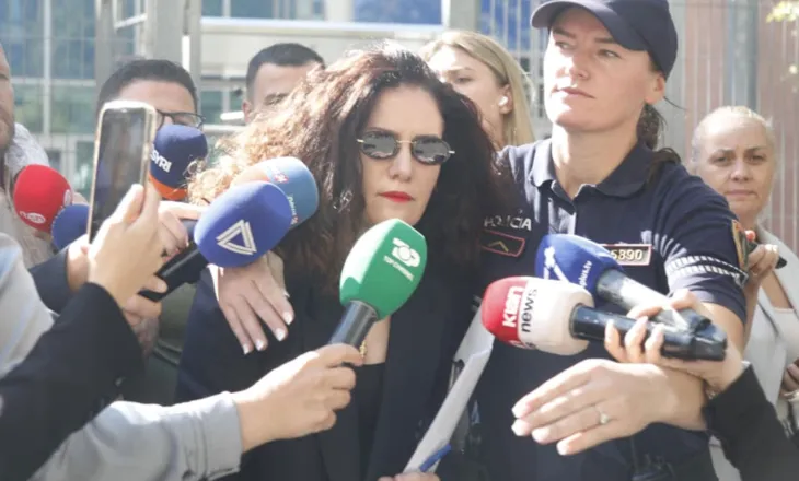 Më shumë se 2 orë në GJKKO/ “Arrest në shtëpi”, Vlorë Hyseni del nga SPAK
