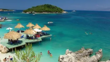 Media e huaj: Riviera Shqiptare, perla e Mesdheut me ujëra bruz