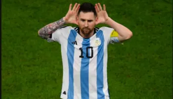 Messi prezanton fanellën speciale që do të veshë për herë të fundit si lojtar i Argjentinës (video)