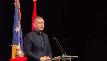 Mickoski në mbrëmjen gala të Këshillit Shqiptaro-Amerikan: Shqiptarët dhe maqedonasit jetojnë në paqe, jemi një familje e madhe (VIDEO)