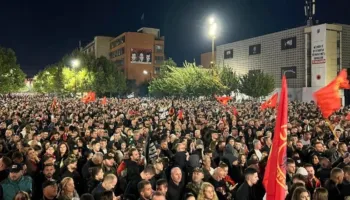 Mijëra qytetarë sërish protestë në mbështetje të ish krerëve të UÇK-së