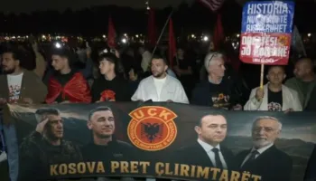Mijëra shqiptarë mblidhen në Hagë për Thaçin, organizim pak orë përpara vendimit të Gjykatës Speciale për ish-krerët e UÇK