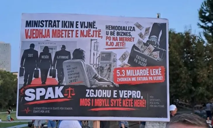 ‘Ministrat ikin e vijnë, vjedhja mbetet e njëjta’ Pankartat pikante në ditën e 103 të protestës