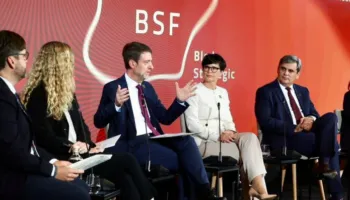 Ministri Hoxha nga Forumi Strategjik i Bledit: Zgjerimi e bën BE-në më të fortë dhe më të bashkuar