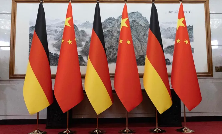 Ministri i jashtëm kinez Wang Yi, bisedë telefonike me homologun gjerman ,Johann Wadephul