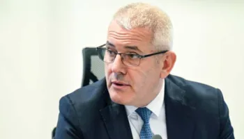 MINISTRI I KURTIT DENOHET ME 1 VIT BURG ME KUSHT