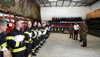 Ministri Nufi viziton Bazën e Emergjencave Civile në 39-vjetorin e krijimit: Mbi 1500 efektivë dhe 54 operacione për shuarjen e zjarreve!
