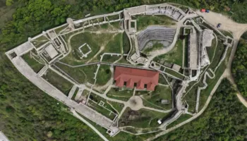 Ministria e Kulturës njofton për hapjen e Kalasë së Prizrenit