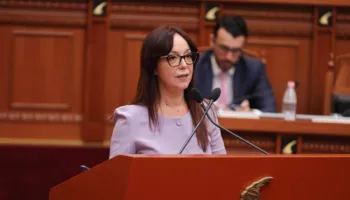Ministrja e Spahiu në Kuvend: Në janar 2027 sjell Pet Scan-in tek Onkologjiku ose jap dorëheqjen!