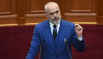 Miratohet me 84 vota ligji i maxhorancës që rrit me 2% rrogat e magjistratëve, Rama debaton me opozitën deri në orët e para të mëngjesit