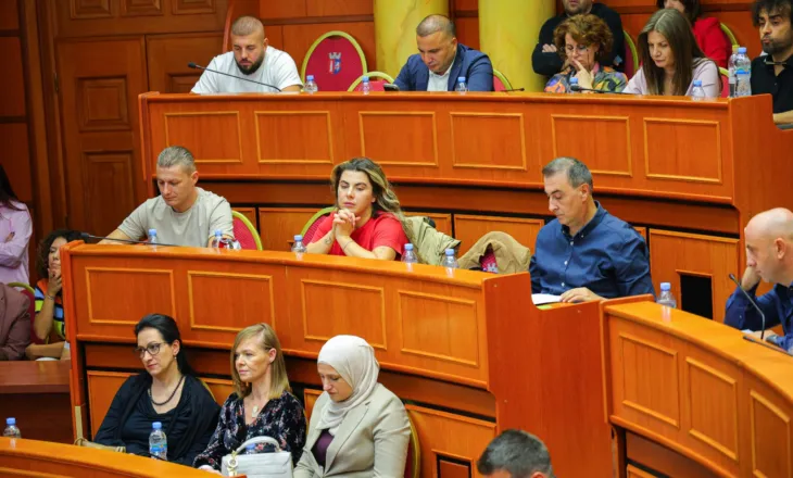 Miratohet një tjetër vendim nga Veliaj, një pagë shpërblim për zjarrfikësit e Tiranës