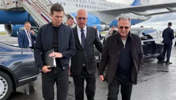 “Mirë se vini, paqebërës”/ Witkoff dhe Kushner mbërrijnë te Putini