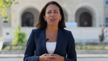 “Moment i rëndësishëm për Shqipërinë” – Dje mori detyrën, ambasadorja e BE në Tiranë jep mesazhin e parë: Jam këtu për të mbështetur çdo hap drejt integrimit (VIDEO)