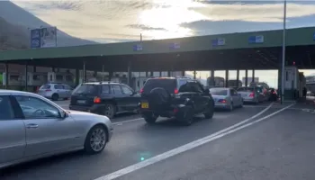 Morinë, mbi 15 mijë qytetarë hyjnë në Shqipëri brenda 4 orësh