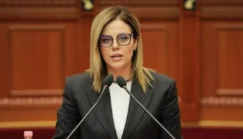 “Mos e bëni kaq të madhe”/ Lapsusi i deputetes socialiste për pagat e magjistratëve