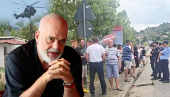 “Mos e prek Memaliajn”/ Banorët bllokojnë aksin kryesor, Rama largohet me helikopter
