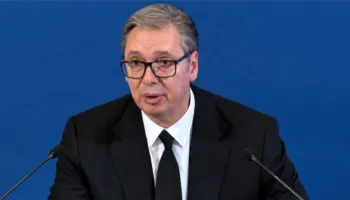 “Mos hiqni dorë nga Kosova!”, Vuçiç jep dorëheqje si president, do të kandidojë për kryeministër i Serbisë