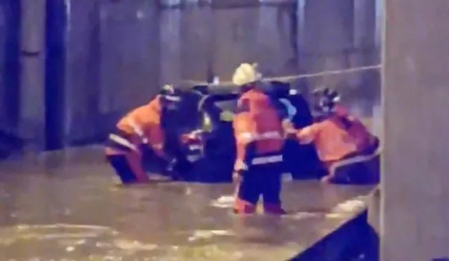 Moti i keq godet Spanjën, një viktimë në Katalonjë! Paralajmërime dhe kaos në transport (VIDEO) –