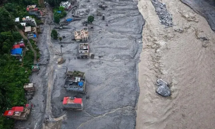 Mrekulli në Nepal, 64-vjeçarja gjendet gjallë pas 11 ditësh e bllokuar nën rrënoja