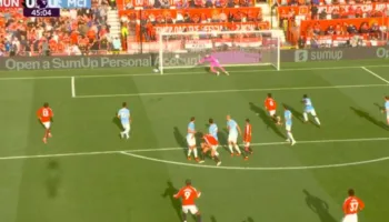 Mungon goli në pjesën e parë “Old Trafford”, “skuqet” Foden. City me një lojtar më pak