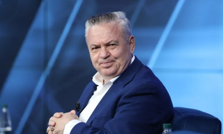 Murrizi: Dumani pinte kafe çdo të hënë me Vlorën, në qershor 2025 e përzuri nga zyra