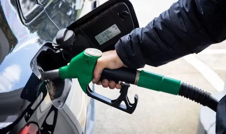 Nafta “fluturon” në çmim, litri shkon në 229 lekë