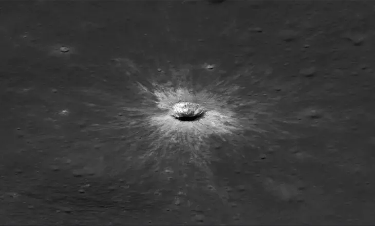 NASA zbulon një krater të ri gjigant në Hënë