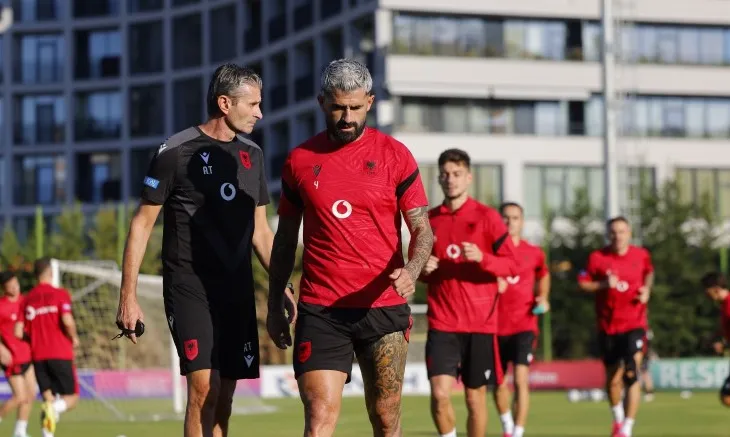 Nations League / Kombëtarja vijon përgatitjet, Asllani stërvitje të diferencuar, Cake shfaq shqetësime muskulore