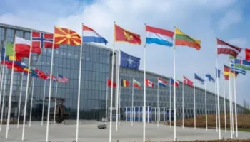 NATO: KFOR do të vazhdojë të garantojë sigurinë dhe lirinë e lëvizjes në Kosovë