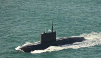 NATO ndjek anijet ruse në Arktik, dyshime për armë sekrete kundër kabllove nënujore!