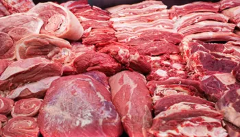 Ndalimi i importeve të mishit nga Brazili, përpunuesit paralajmërojnë rritje të çmimeve deri në 40%
