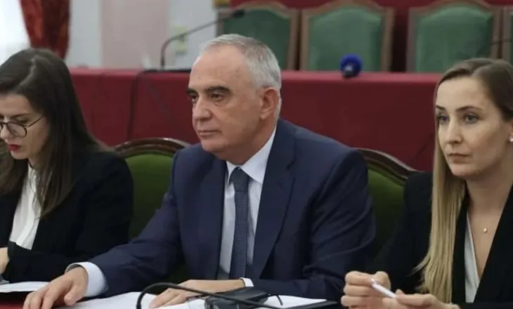 “Ndaloni shpërndarjen!”- Publikimi masiv i videove intime të personave publikë në rrjetet sociale, reagon Komisioneri për Mbrojtjen e të Dhënave Personale
