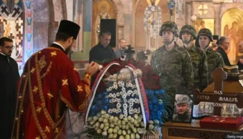 Nderime shtetërore për Ratko Mladiç në Beograd/ Në ceremoni ministrat, priftërinjtë ortodoksë dhe ushtria