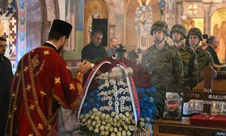 Nderime shtetërore për Ratko Mladiç në Beograd/ Në ceremoni ministrat, priftërinjtë ortodoksë dhe ushtria